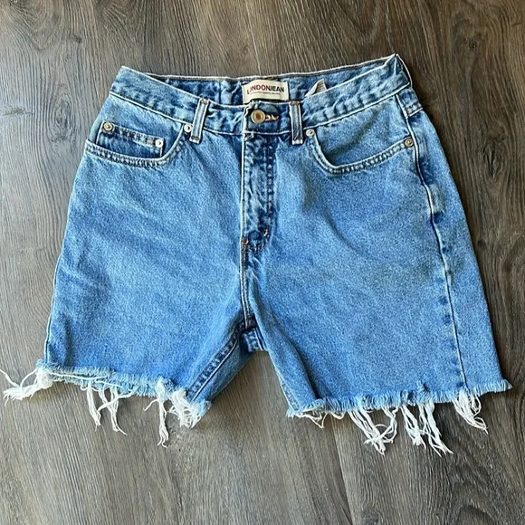 LondonJean | Vintage Denim Distressed Shorts Women’s Size 10 | Medium Wash - Picture 1 of 11